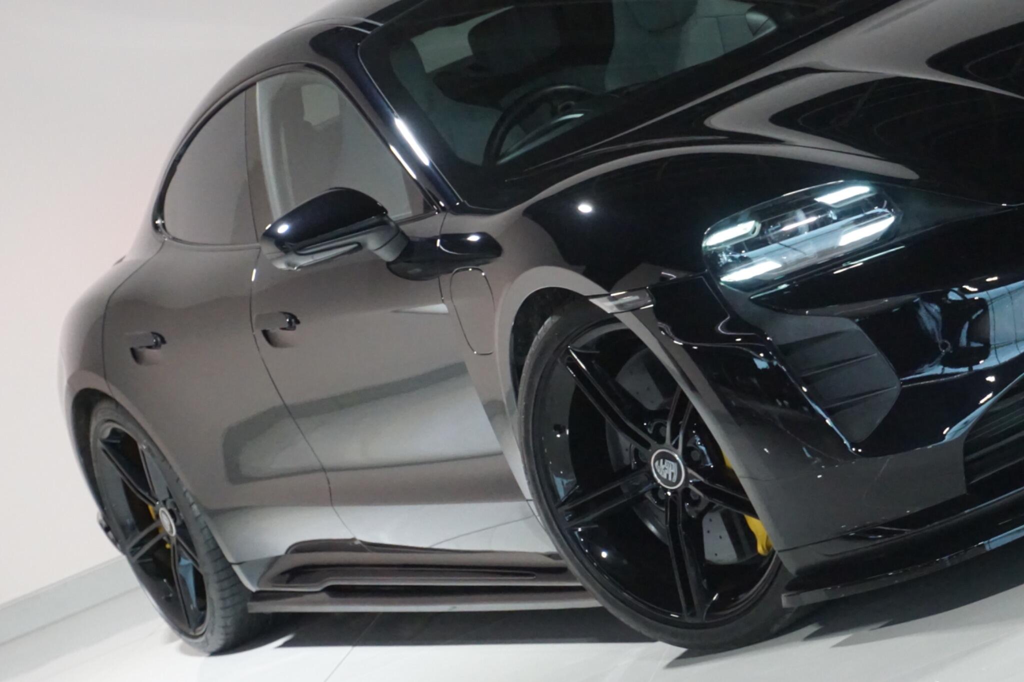 Porsche Taycan Performance Plus 93.4kWh Turbo Saloon 4dr Electric Auto 4WD (680 ps)